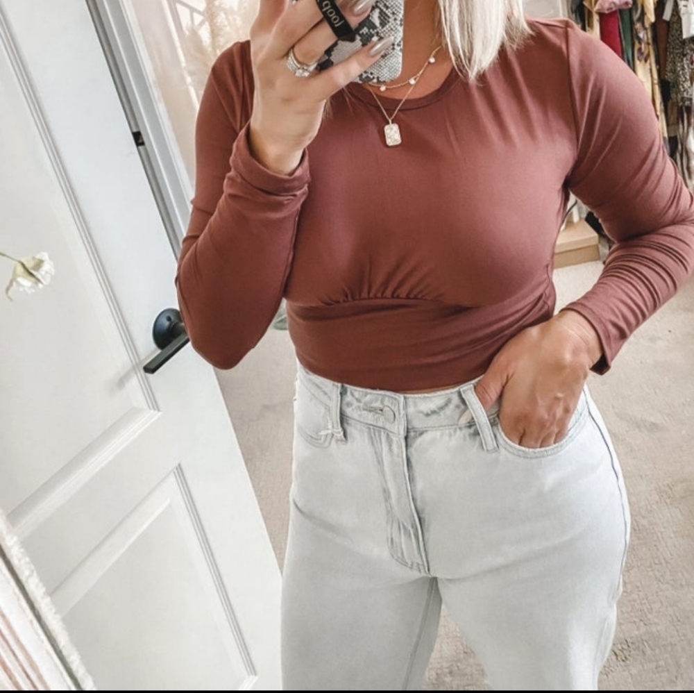 Long sleeve crop top